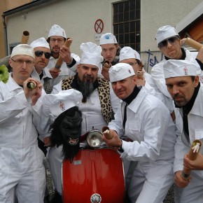 "VorOrt" KünstlerInnen-Stammtisch mit den "Cooks Of Grind" "VorOrt" KünstlerInnen-Stammtisch mit den "Cooks Of Grind"